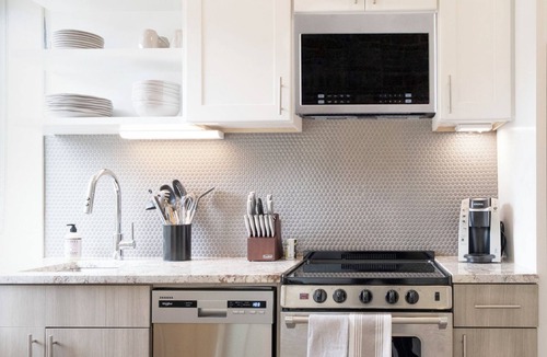 Haverhill Apartment | Landing | Spectacular Studio, Gym, Pool