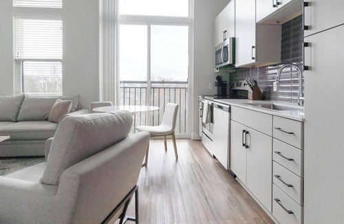 Downtown Apartment | Landing | Spectacular Studio, Courtyard, Pool
