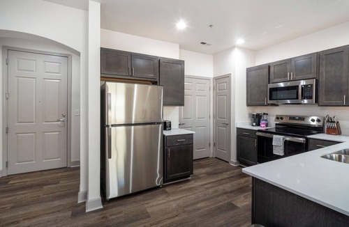 Corryville Apartment | Landing | Spectacular 1BD, Pool, Gym