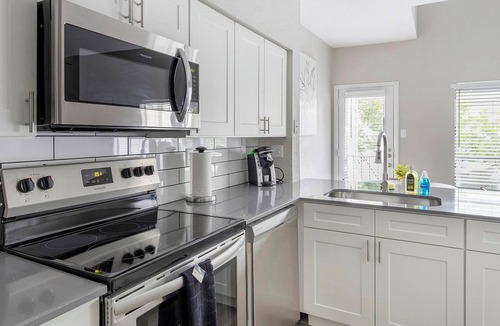 Fort Worth Apartment | Landing | Spectacular 1BD, Courtyard, Gym