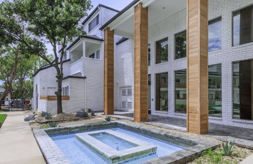 Fort Worth Apartment | Landing | Spectacular 1BD, Courtyard, Gym