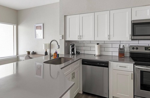Fort Worth Apartment | Landing | Spectacular 2BD, Pool, Gym