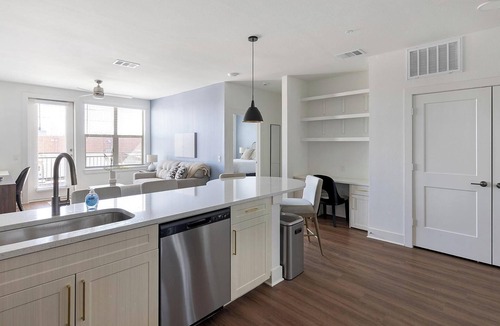 Roanoke Apartment | Landing | Spectacular 2BD in Downtown Roanoke