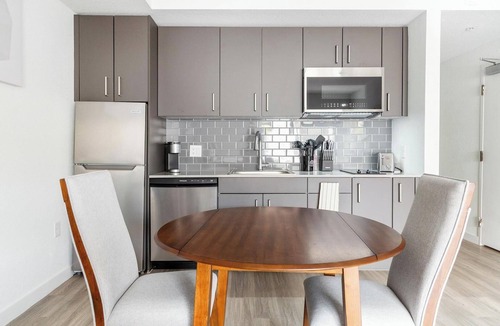 Golden Gate Apartment | Landing | Spectacular Studio, Yoga Studio, Gym