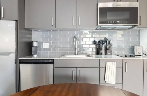 Golden Gate Apartment | Landing | Spectacular Studio, Yoga Studio, Gym