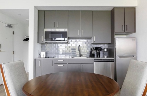 Golden Gate Apartment | Landing | Spectacular Studio, Yoga Studio