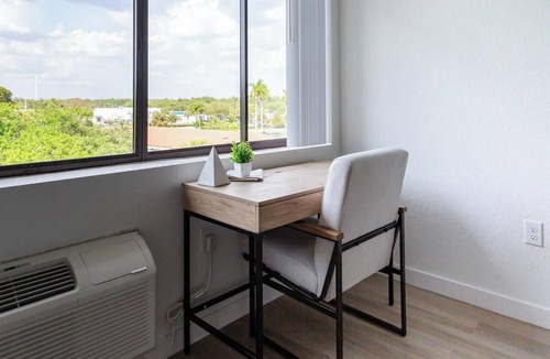 Golden Gate Apartment | Landing | Spectacular Studio, Yoga Studio