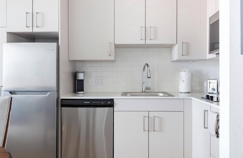 Golden Gate Apartment | Landing | Spectacular Studio, Yoga Studio