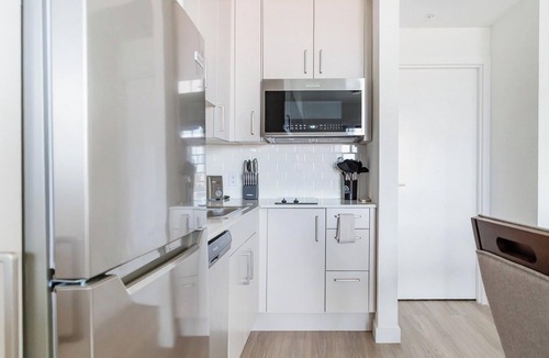 Golden Gate Apartment | Landing | Spectacular Studio, Yoga Studio