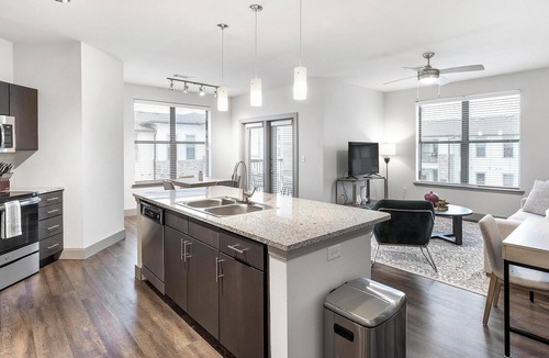 Haltom City Apartment | Landing | Spectacular 2BD, Pool, Gym