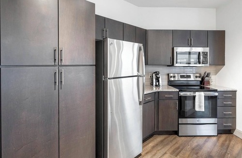 Haltom City Apartment | Landing | Spectacular 2BD, Pool, Gym