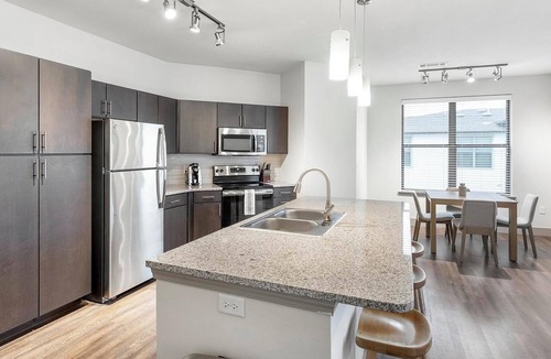 Haltom City Apartment | Landing | Spectacular 2BD, Pool, Gym