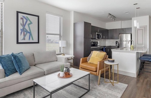 Haltom City Apartment | Landing | Spectacular 1BD, Gym, Pool