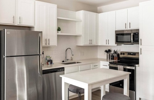 Belle Mina Apartment | Landing | Spectacular 1BD, Pool, Clubhouse