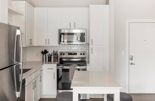 Belle Mina Apartment | Landing | Spectacular 1BD, Pool, Clubhouse