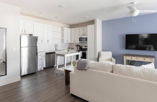 Belle Mina Apartment | Landing | Spectacular 1BD, Gym, Pool