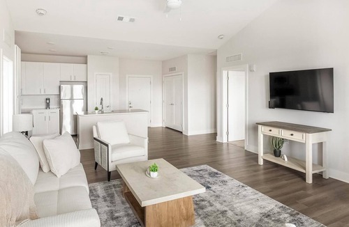 Belle Mina Apartment | Landing | Spectacular 2BD, Gym, Yoga Studio