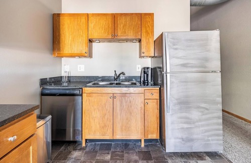 Leavenworth Apartment | Landing | Spectacular 1BD, Courtyard