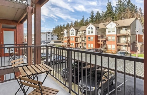 Smokey Point Apartment | Landing | Spectacular 1BD, Gym, Pool