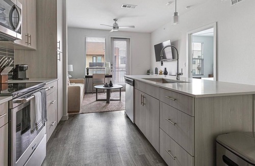 San Antonio Apartment | Landing | Spectacular 1BD, Gym, Clubhouse