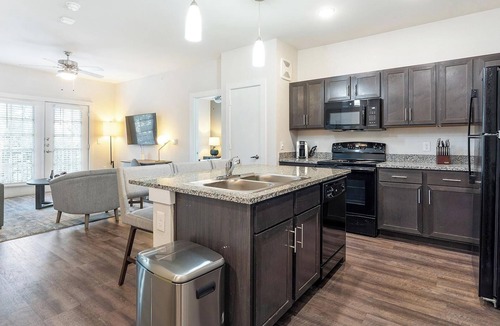 San Antonio Apartment | Landing | Spectacular 2BD, Gym, Pool
