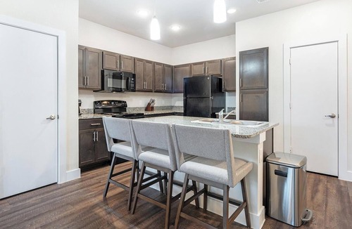 San Antonio Apartment | Landing | Spectacular 2BD, Gym, Pool