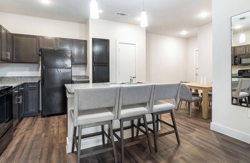 San Antonio Apartment | Landing | Spectacular 2BD, Gym, Pool