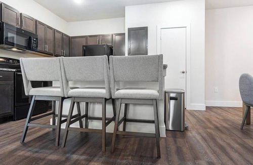 San Antonio Apartment | Landing | Spectacular 2BD, Gym, Pool