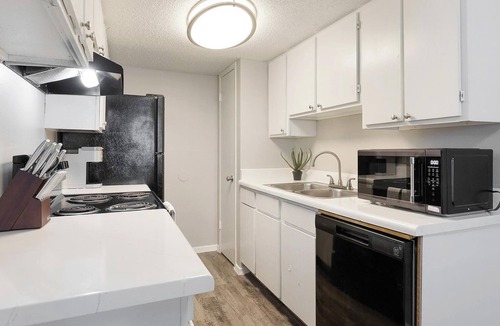 Southside Apartment | Landing | Spectacular 1BD, Pool, Clubhouse