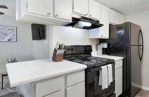 Southside Apartment | Landing | Spectacular 1BD, Pool, Clubhouse