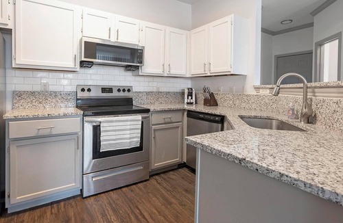 Stone Oak Apartment | Landing | Spectacular 2BD, Gym