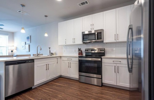 Wetmore Apartment | Landing | Spectacular 1BD, Pool, Gym