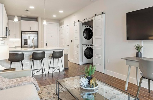 Wetmore Apartment | Landing | Spectacular 1BD, Clubhouse, Pool