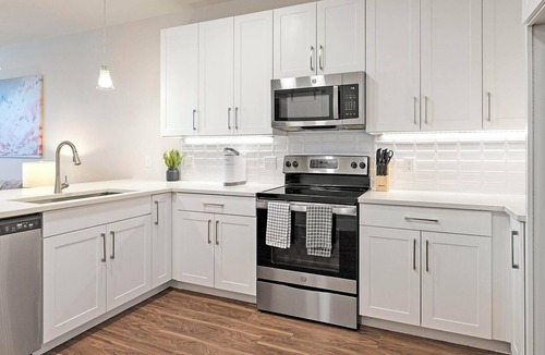 Wetmore Apartment | Landing | Spectacular 1BD, Clubhouse, Pool