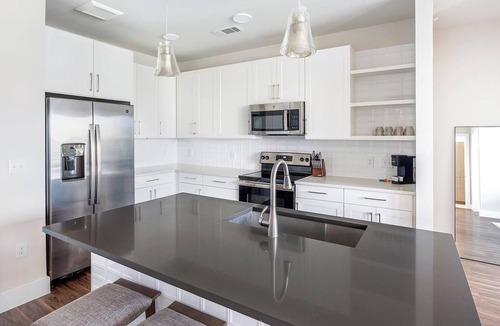 Wetmore Apartment | Landing | Spectacular 2BD, Yoga Studio, Gym