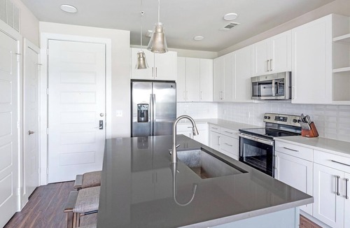 Wetmore Apartment | Landing | Spectacular 2BD, Yoga Studio, Gym