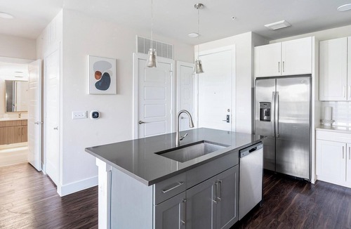 Wetmore Apartment | Landing | Spectacular 2BD, Yoga Studio, Gym