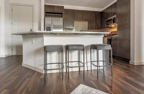 Wetmore Apartment | Landing | Spectacular 1BD, Courtyard, Pool