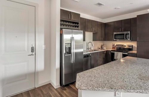 Wetmore Apartment | Landing | Spectacular 1BD, Courtyard, Pool