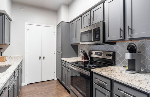 San Antonio Apartment | Landing | Spectacular 2BD, Gym, Clubhouse