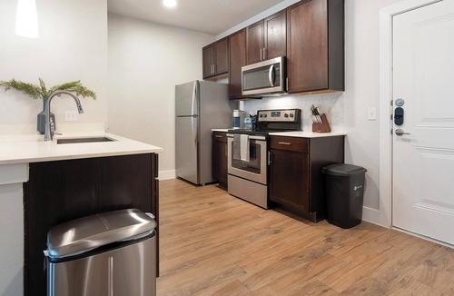 Far North Central Apartment | Landing | Spectacular 1BD, Gym