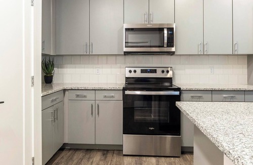 Northgate Apartment | Landing | Stunning 2BD, Gym, Pool