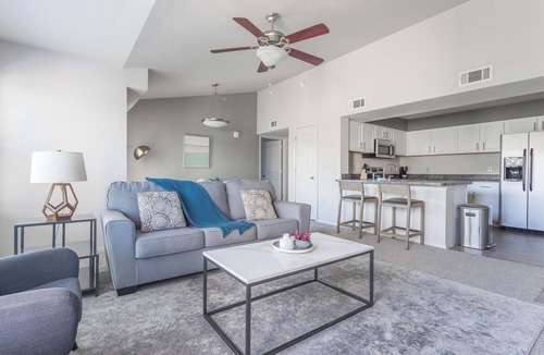 Broken Arrow Apartment | Landing | Stunning 1BD, Gym, Courtyard