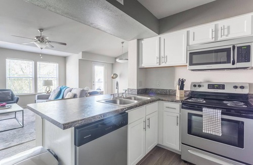 Broken Arrow Apartment | Landing | Stunning 1BD, Gym, Courtyard