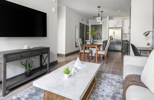 Southbank Apartment | Landing | Stunning 1BD, Yoga Studio, Gym