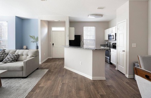 Murfreesboro Apartment | Landing | Stunning 1BD, Gym, Clubhouse