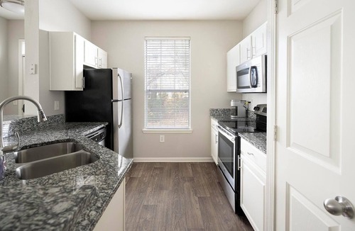 Murfreesboro Apartment | Landing | Stunning 1BD, Gym, Clubhouse