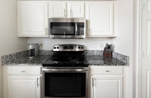 Murfreesboro Apartment | Landing | Stunning 1BD, Gym, Clubhouse