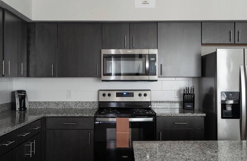 Pflugerville Apartment | Landing | Stunning 1BD, Pool, Clubhouse