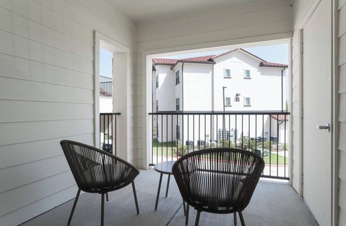 Pflugerville Apartment | Landing | Stunning 1BD, Pool, Clubhouse
